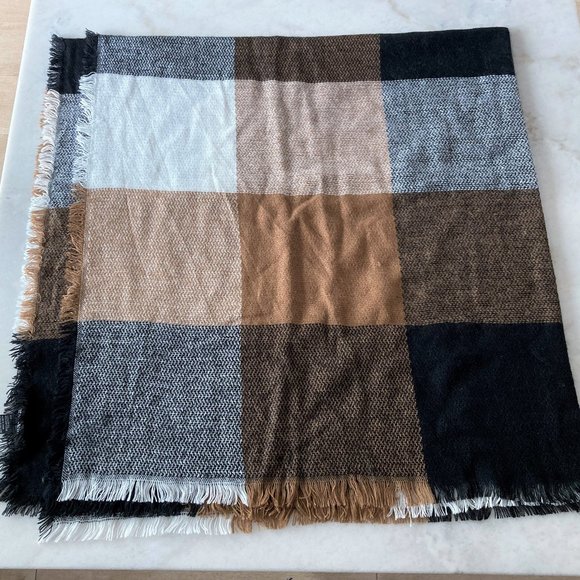 Tom & Eva neutral plaid blanket scarf (black, tan, camel, cream, brown, grey) - Picture 3 of 4